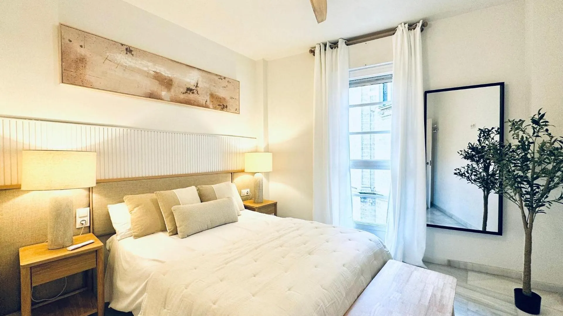 kontakty Nuevo Cathedral Deluxe Apartment Sinesedesignhomes