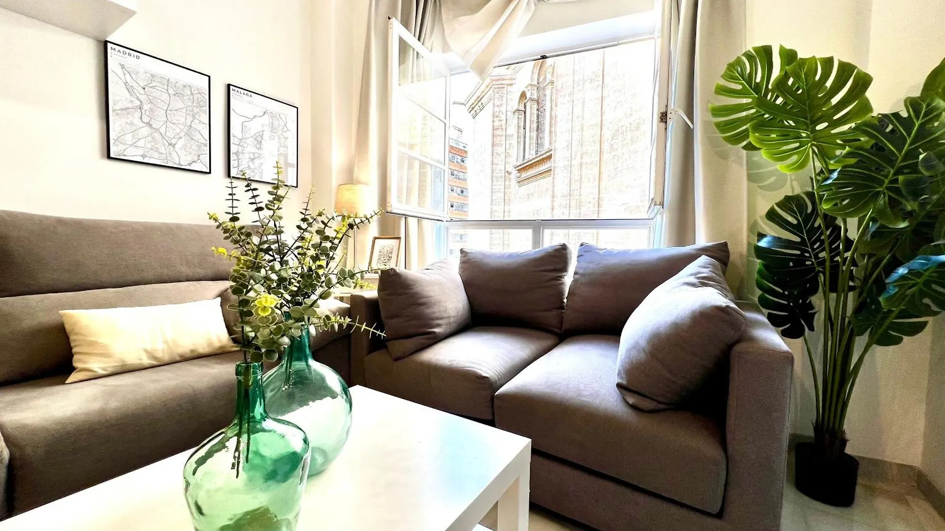 Nuevo Cathedral Deluxe Apartment Sinesedesignhomes マラガ スペイン
